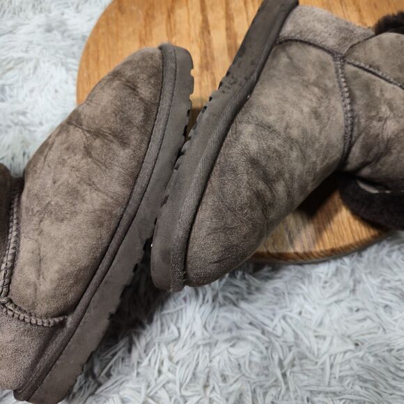 Ugg Bailey Womens Size 7 Brown Leather Sheepskin Button Round Toe Winter Boots - Picture 10 of 12